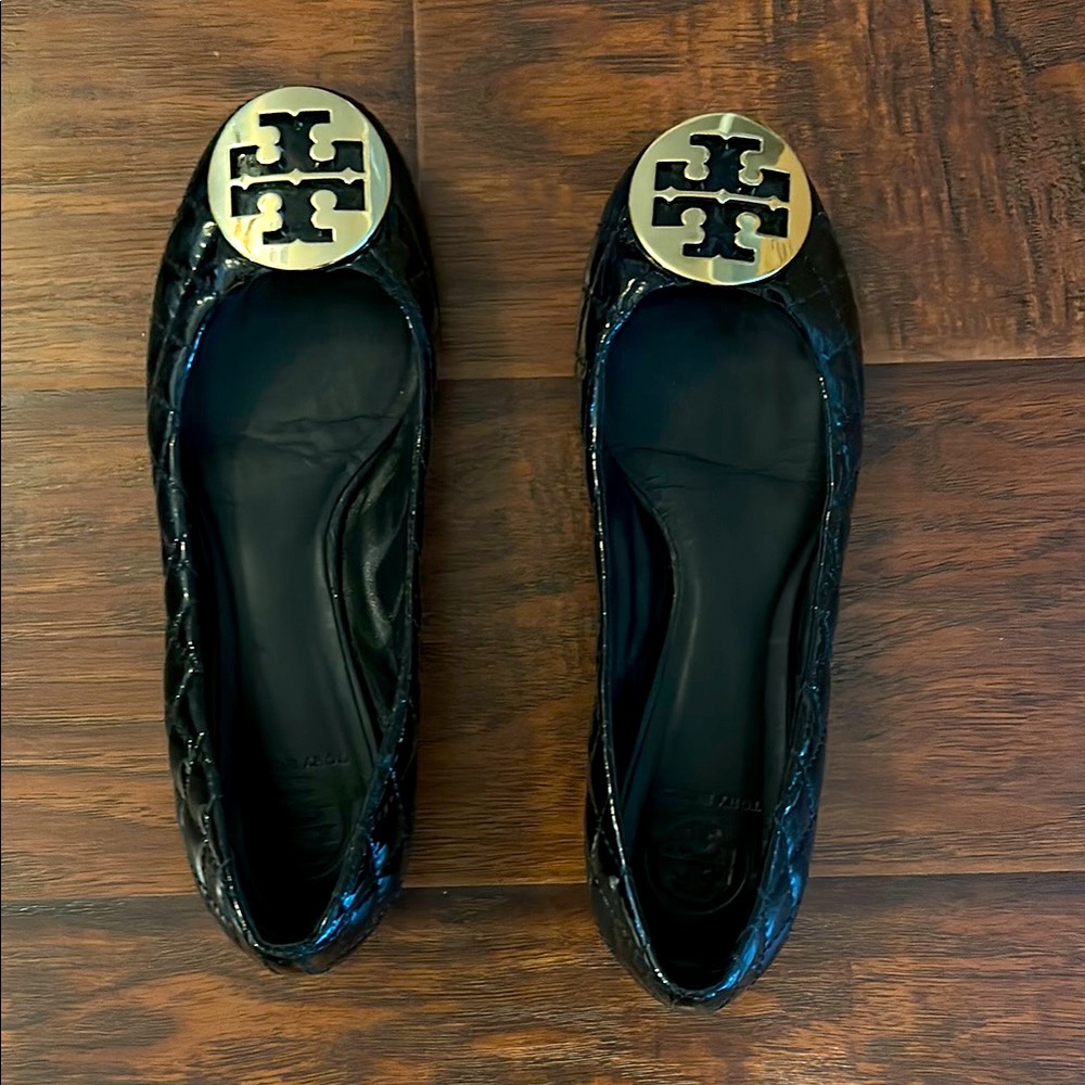 Tory Burch Black Ballet Flats Patent Leather with Gold Emblem